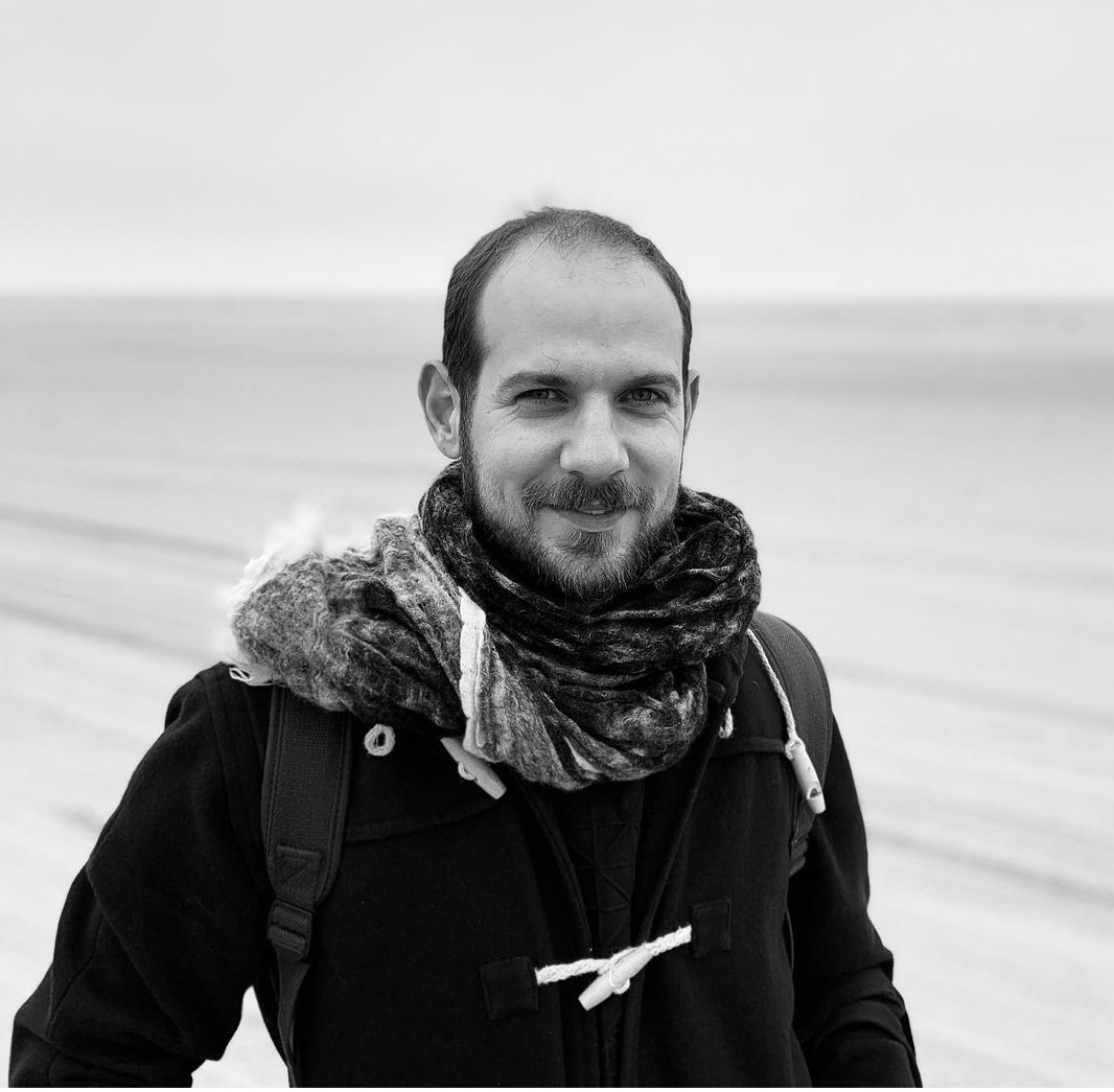 Aymeric docent bij WoodWorks Urban Yoga